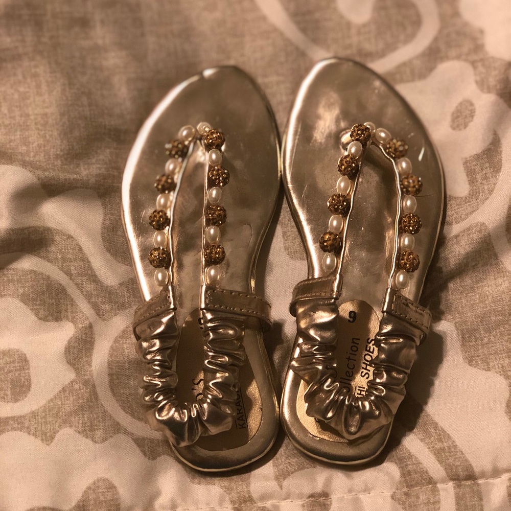 Toddler girl size 6 golden shoes!